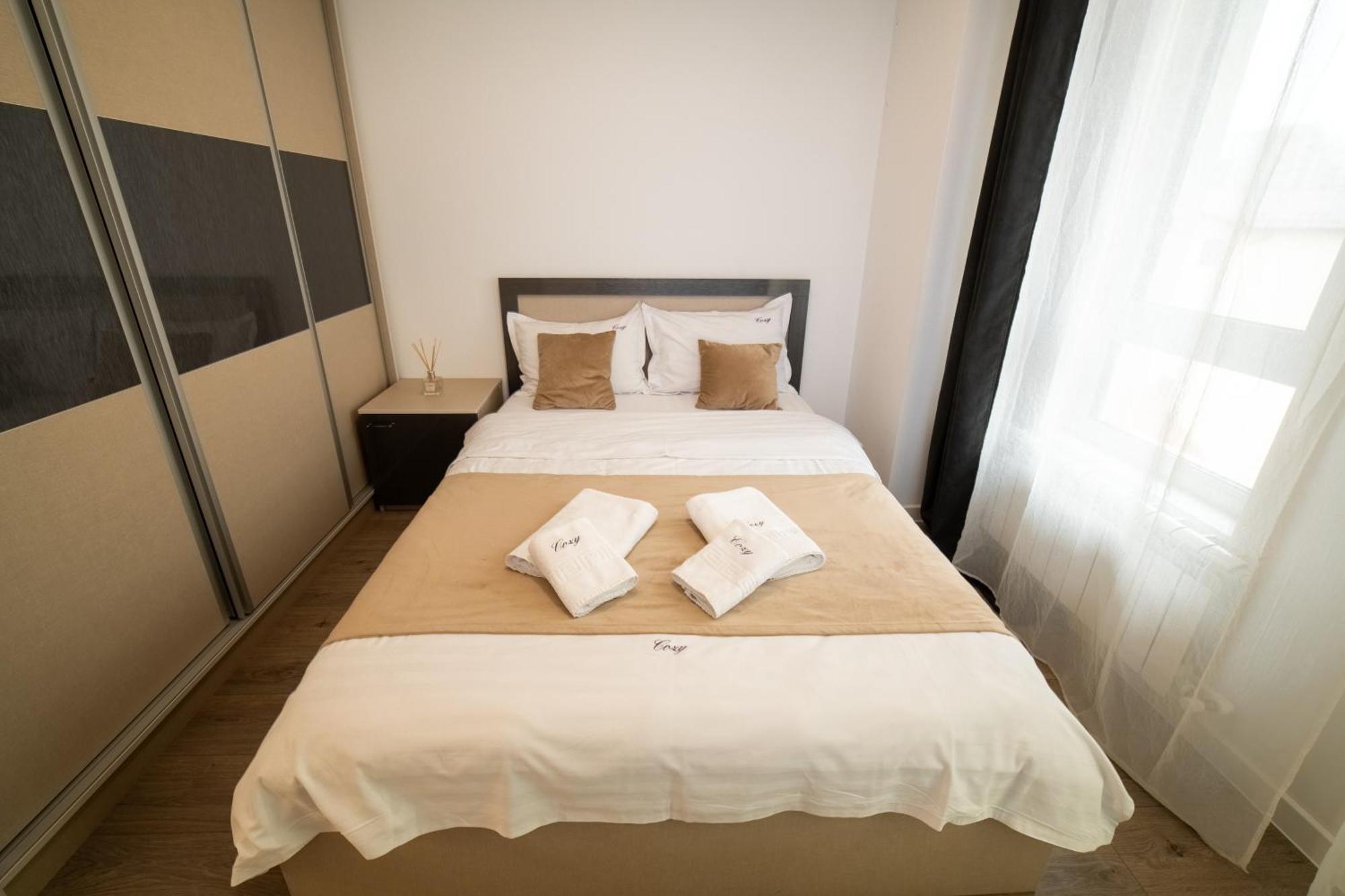 Urban Luxury Studios By Cozy Apartments Iasi Buitenkant foto