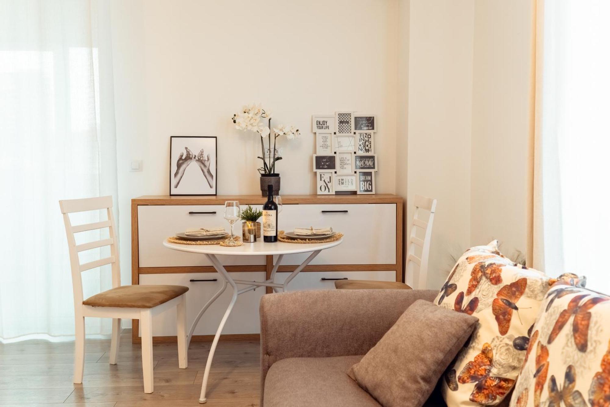 Urban Luxury Studios By Cozy Apartments Iasi Buitenkant foto